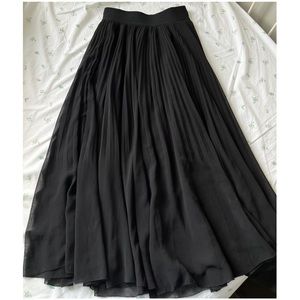 Aritzia twirl skirt - XS